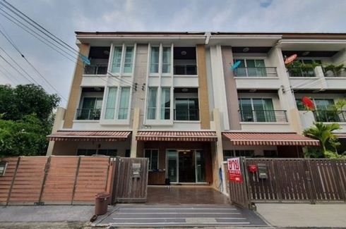 3 Bedroom Townhouse for sale in Baan Klang Muang Sathorn-Taksin 2, Bang Kho, Bangkok near BTS Wutthakat