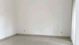 Rumah dijual dengan 4 kamar tidur di Alam Jaya, Banten