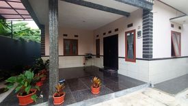 Rumah disewa dengan 5 kamar tidur di Karang Pamulang, Jawa Barat