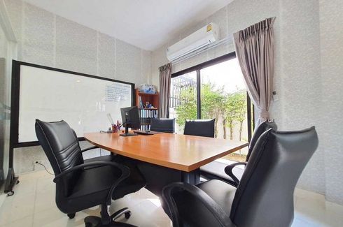 3 Bedroom Office for rent in Saphan Sung, Bangkok
