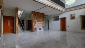 6 Bedroom House for sale in Gayungan, East Java
