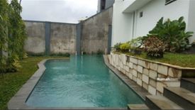 Townhouse dijual dengan 4 kamar tidur di Lebak Bulus, Jakarta