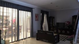 Rumah disewa dengan 3 kamar tidur di Lengkong Gudang, Banten