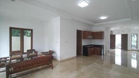 Rumah dijual dengan 3 kamar tidur di Pasar Minggu, Jakarta