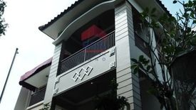 Rumah disewa dengan 5 kamar tidur di Baranangsiang, Jawa Barat