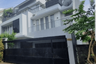 Rumah disewa dengan 5 kamar tidur di Kebayoran Baru, Jakarta