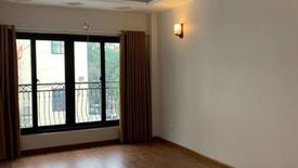 4 Bedroom House for sale in Nga Tu So, Ha Noi