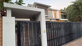 5 Bedroom House for sale in Saphan Sung, Bangkok