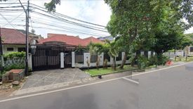 Rumah dijual dengan 5 kamar tidur di Kebayoran Lama Utara, Jakarta