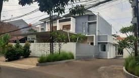 Rumah dijual dengan 4 kamar tidur di Jagakarsa, Jakarta