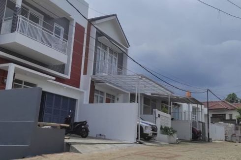Rumah dijual dengan 4 kamar tidur di Antapani Tengah, Jawa Barat