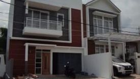 Rumah dijual dengan 4 kamar tidur di Antapani Tengah, Jawa Barat