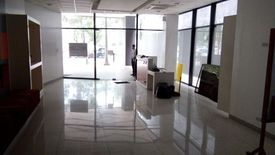 Commercial for rent in Highway Hills, Metro Manila near MRT-3 Shaw Boulevard