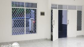 Rumah dijual dengan 4 kamar tidur di Pamulang Barat, Banten