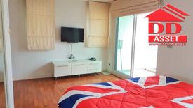 1 Bedroom Condo for sale in Silom, Bangkok near BTS Chong Nonsi