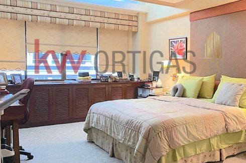 3 Bedroom Condo for sale in Parc Regent, Bangkal, Metro Manila near MRT-3 Magallanes