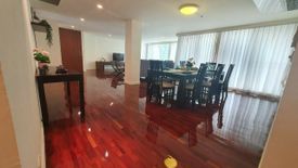 3 Bedroom Apartment for rent in Sathorn Gallery Residences,  near BTS Surasak