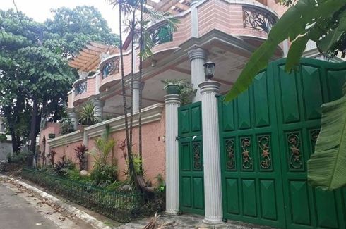 8 Bedroom House for sale in Holy Spirit, Metro Manila