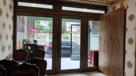 5 Bedroom Townhouse for rent in Co Giang, Ho Chi Minh