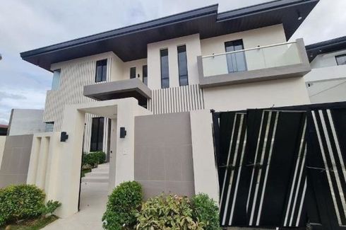 5 Bedroom Villa for sale in BF Homes, Metro Manila