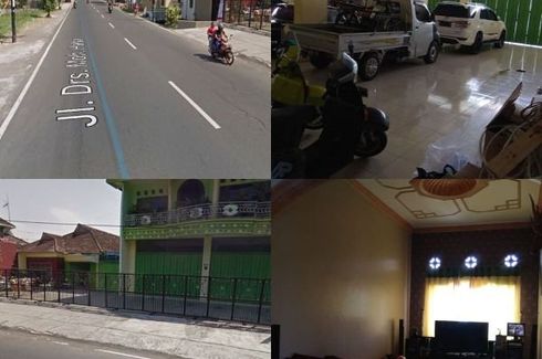 8 Bedroom Commercial for sale in Dawuhan, East Java
