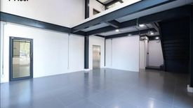 Warehouse / Factory for rent in Phlapphla, Bangkok near MRT Lat Phrao 83