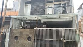 Rumah dijual dengan 3 kamar tidur di Tomang, Jakarta