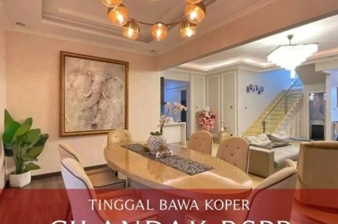 Townhouse dijual dengan 4 kamar tidur di Cilandak Barat, Jakarta