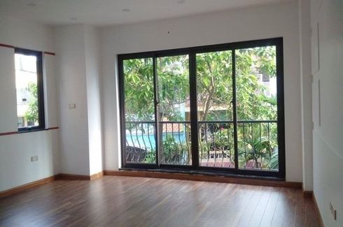 5 Bedroom House for sale in Xuan La, Ha Noi
