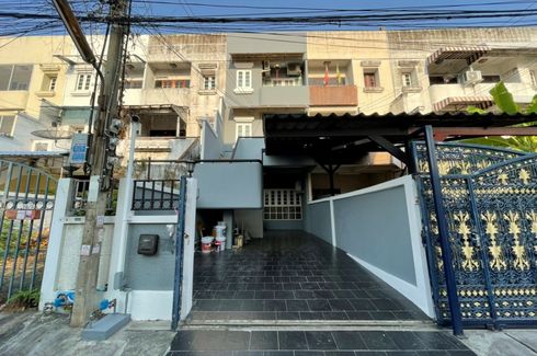 5 Bedroom Townhouse for rent in Din Daeng, Bangkok near MRT Sutthisan