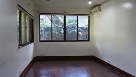 4 Bedroom House for rent in Urdaneta, Metro Manila near MRT-3 Buendia