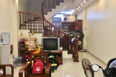 Cần bán nhà riêng 5 phòng ngủ tại Dịch Vọng Hậu, Quận Cầu Giấy, Hà Nội