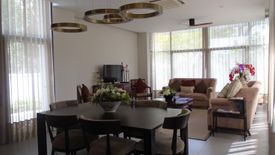 4 Bedroom Villa for rent in Khlong Toei Nuea, Bangkok near MRT Phetchaburi