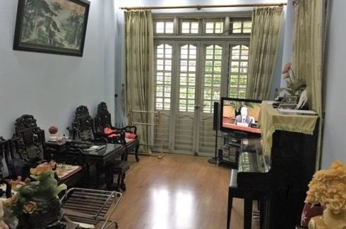 6 Bedroom House for sale in Nga Tu So, Ha Noi