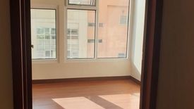 1 Bedroom Condo for Sale or Rent in Urdaneta, Metro Manila near MRT-3 Ayala