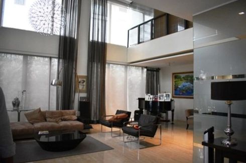 4 Bedroom House for sale in San Lorenzo, Metro Manila