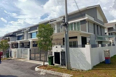 4 Bedroom House for sale in Kampung Api Api, Selangor