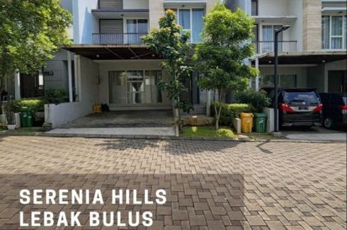 Townhouse dijual dengan 3 kamar tidur di Lebak Bulus, Jakarta