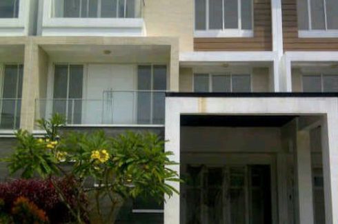 Rumah dijual dengan 5 kamar tidur di Pademangan Barat, Jakarta