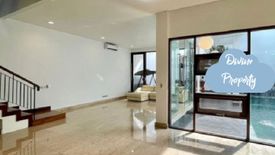 Rumah dijual atau disewa dengan 4 kamar tidur di Cilandak Barat, Jakarta