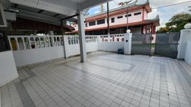 3 Bedroom House for sale in Jalan Molek 2, Johor