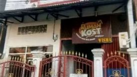 Rumah dijual dengan 8 kamar tidur di Koja, Jakarta