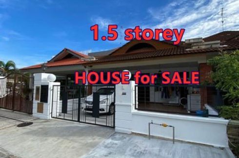 3 Bedroom House for sale in Taman Molek, Johor