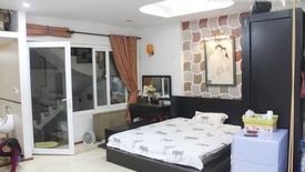 4 Bedroom House for sale in Nga Tu So, Ha Noi