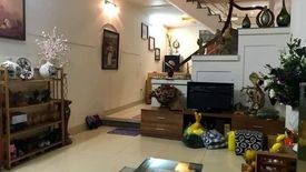 5 Bedroom House for sale in Nga Tu So, Ha Noi