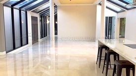 5 Bedroom House for rent in Khlong Toei Nuea, Bangkok near MRT Sukhumvit