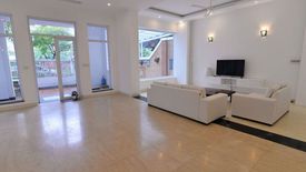 5 Bedroom Apartment for rent in Xuan La, Ha Noi