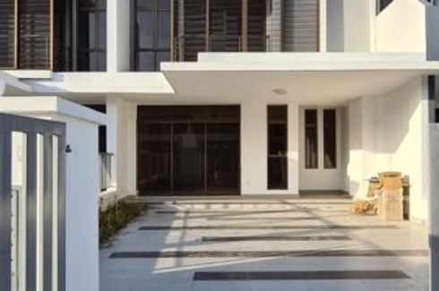 4 Bedroom House for sale in Taman Mutiara Rini, Johor