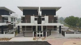 4 Bedroom House for sale in Rawang, Selangor