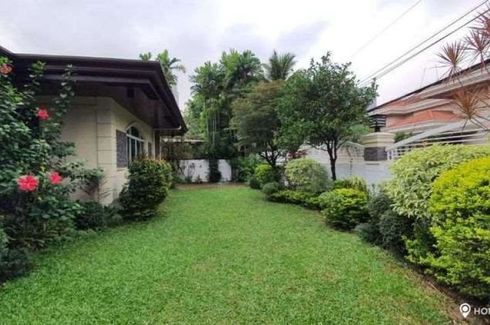 3 Bedroom House for rent in Urdaneta Village, Bangkal, Metro Manila near MRT-3 Magallanes